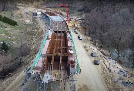 VIDEO Primul drum construit de chinezi în România, un eșec. Trebuia ...
