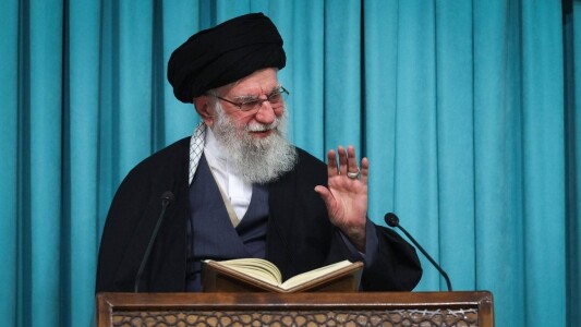 Cum a fost asasinat ayatollahul Ali Khamenei: Mossad a piratat camerele de ...