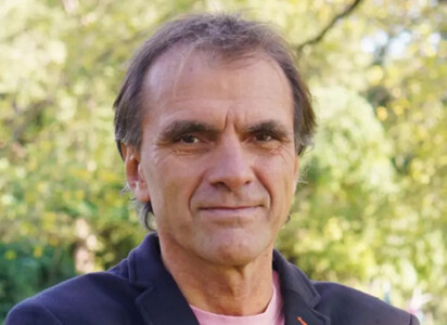 Profesorul Emil Moise: „Biserica Ortodoxă comite o ilegalitate: îndeamnă la ...