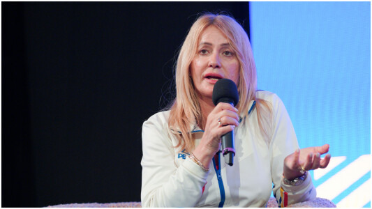 Orașul din România în care ajunge Nadia Comăneci la 50 de ani de la prima ...