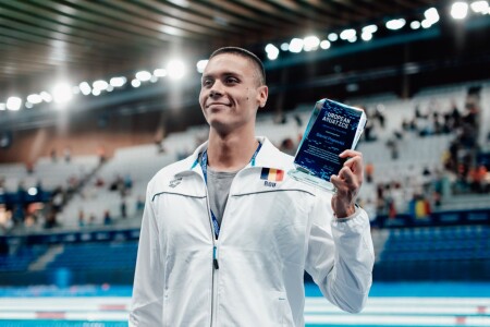 David Popovici a mai luat un premiu la Paris, imediat după aurul de la 200 ...
