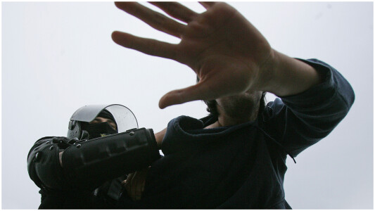 Jandarm, condamnat cu suspendare pentru că a bătut un bărbat până i-a rupt ...