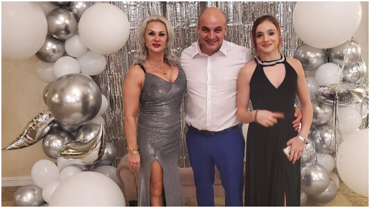 A aflat din social media că soțul vrea să divorțeze. Camelia Voinea a ...