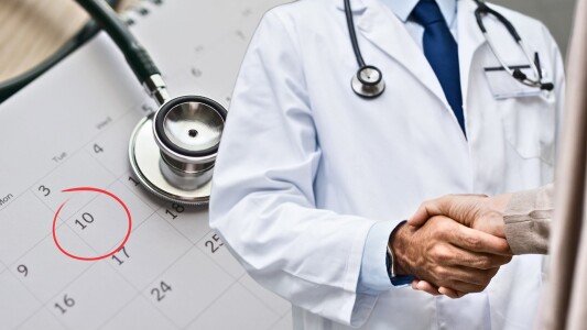 Medicii care fug din spitalele de stat la privat, urmăriți electronic. După ...