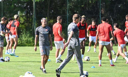 Vești excelente din cantonamentul lui Dinamo! Nuno Campos a primit la ...