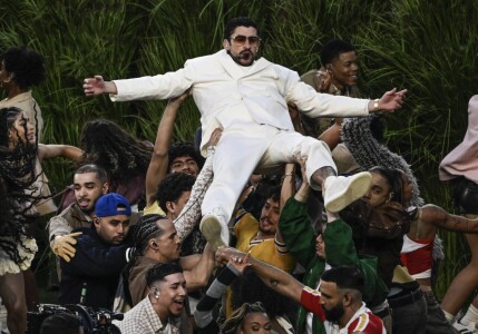 Ce s-a întâmplat la concertul lui Bad Bunny de la Super Bowl. Detaliul pe ...