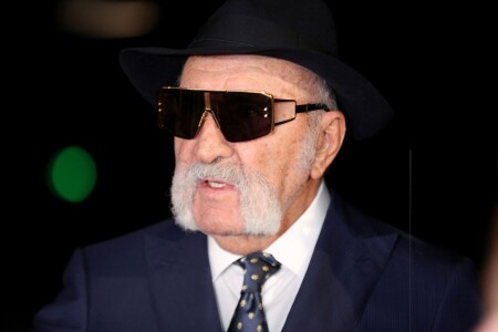 L-a costat aproape 3 milioane de euro, dar l-a catalogat „obscen”. Ce cadou ...