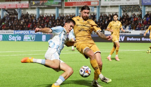 E oficial! Rapid își ia atacant de top: vine din Italia, de la Genoa lui ...