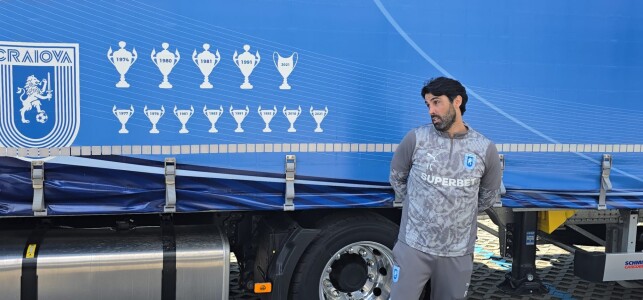 Filipe Coelho s-a dus lângă camionul decorat cu trofeele Universității ...