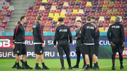 Laurențiu Reghecampf a schimbat căpitanul la FCSB! Cine poartă banderola cu ...