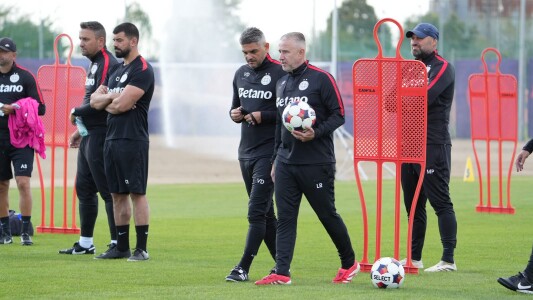 Problema cu care s-ar putea confrunta FCSB după venirea lui Reghecampf! A ...