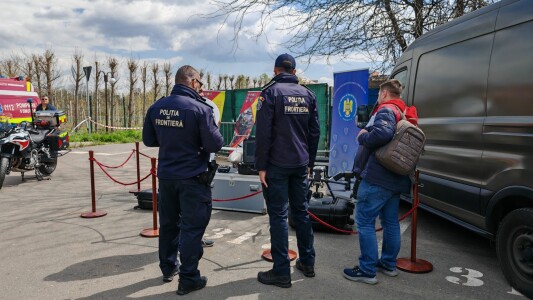 Contracte de zeci de milioane pentru uniforme: cine îmbracă polițiștii de ...