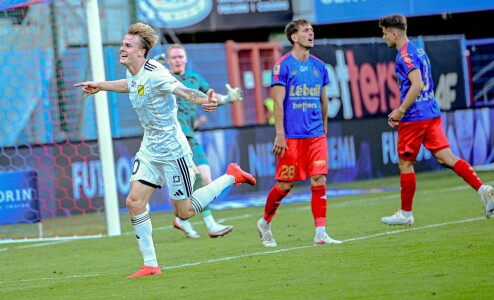 Tobias Christensen a marcat un hat-trick pentru noua echipă, în timp ce ...