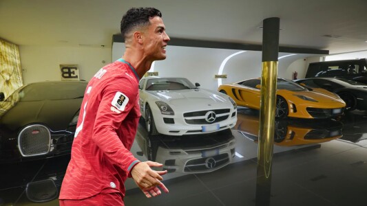 Angajatul lui Cristiano Ronaldo a cerut o mașină de lux din colecția ...
