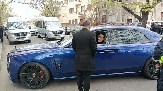 Gigi Becali, sosire fabuloasă la înmormântarea lui Mircea Lucescu. A venit ...