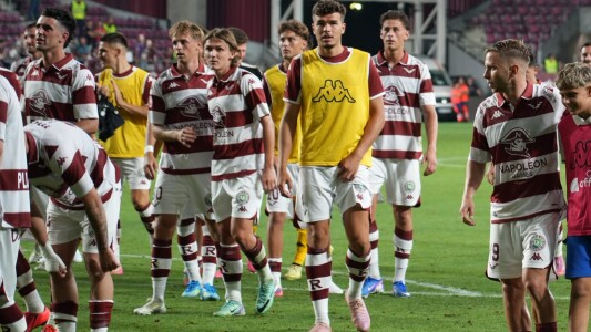 Titularul Rapidului, refuzat de 2 echipe din SuperLiga. N-au vrut să dea ...