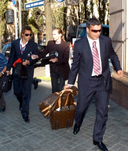 Salariu de nabab, program de bugetar! Ce urmează pentru cel mai bine plătit ...