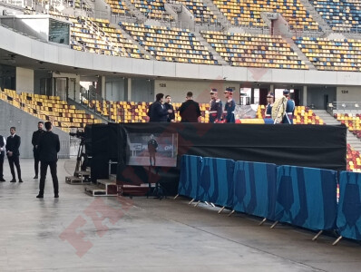 LIVE /  Sicriul lui Mircea Lucescu a ajuns la Arena Naţională! Răzvan ...