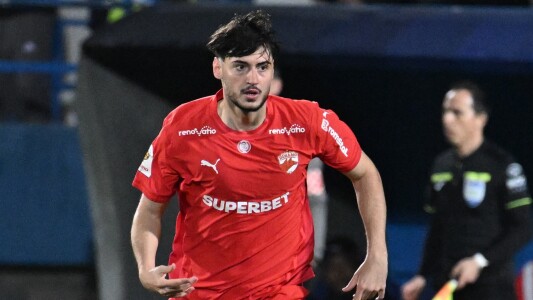 La ce sumă uluitoare ar putea ajunge, de fapt, transferul lui Adrian Mazilu ...