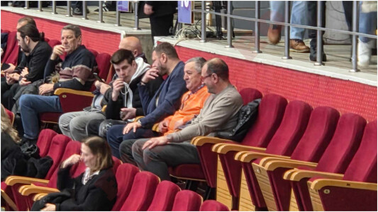 Întâlnire de gradul zero în Sala Polivalentă din București! Prezență rară a ...