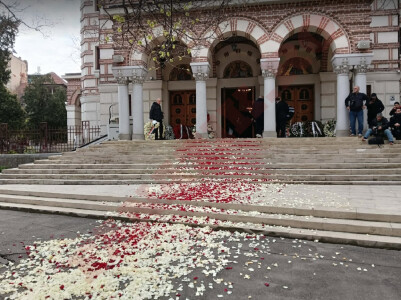 LIVE /  Înmormântare Mircea Lucescu. A început slujba de la Biserica ...