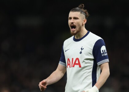 Radu Drăgușin, criticat dur de suporterii lui Tottenham pentru prestația cu ...