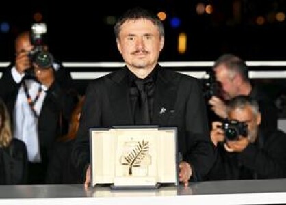 Cu ce echipă din România ține Cristian Mungiu, proaspăt câștigător al ...