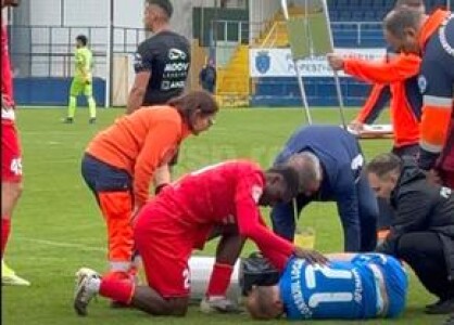 „Băăă, i se vede osul!!” » Scene de coșmar în Liga 2: fractură deschisă, ...