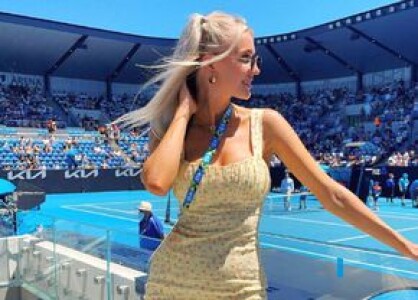 Fotomodelul care a câștigat 290.000 de euro doar urmărind meciurile de la ...