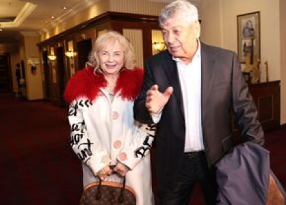 Ce amintiri! Cum a cucerit-o Mircea Lucescu pe Neli în tramvaiul din ...