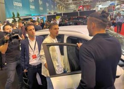 FCSB, în frunte cu Reghecampf, la Salonul Auto București » „Eu sunt cel mai ...