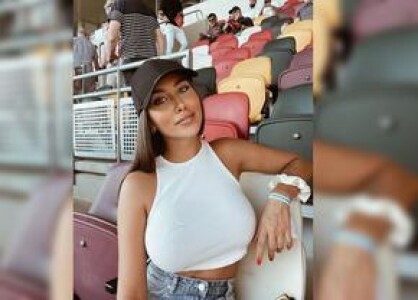 Sosia lui Kim Kardashian vine la marele meci și le va face galerie ...