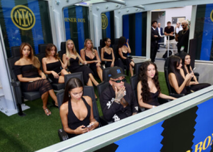 Apariție inedită la meciul lui Cristi Chivu: 10 femei l-au însoțit pe ...