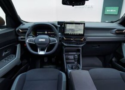 Dacia a fost desemnată „mașina anului 2026” » Modelul care i-a dat pe spate ...