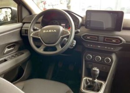 Englezii au văzut noul model Dacia și l-au descris într-un singur cuvânt