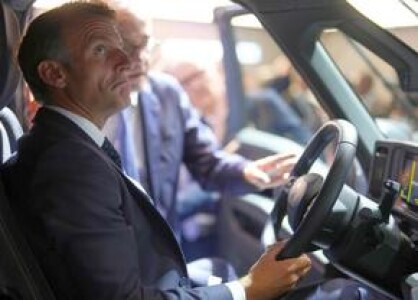 Dacia, două premiere mondiale la Salonul Auto de la Paris, sub privirile ...