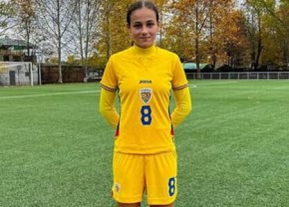 Tatăl are sute de meciuri în primele două ligi ale României, fiica tocmai ...