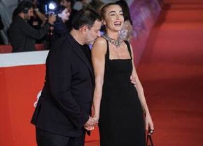 Cine o provoacă pe Giorgia Meloni? O fostă aruncătoare de ciocan de la ...