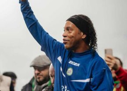 Fotograf român, lăsat fără cuvinte de oamenii lui Ronaldinho » Gestul care ...