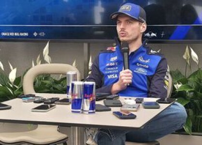 „Ieși afară!” » Incident în conferința lui Max Verstappen, la Suzuka. ...