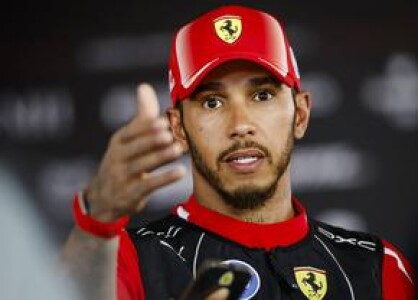 Lewis Hamilton critică public decizia Ferrari: „Nu trebuia, asta a deschis ...