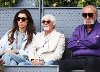 Polițiștii l-au reținut instant pe Bernie Ecclestone, când au văzut ce are ...