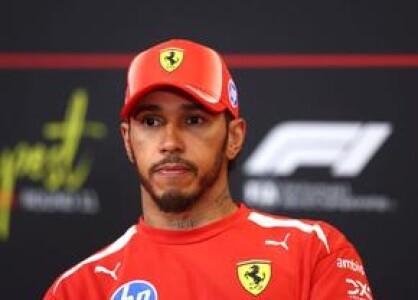 Lewis Hamilton și Kimi Antonelli, penalizați cu 3 locuri pe grila de start ...