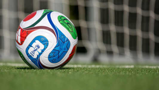 Vezi cele mai tari amicale internaţionale pe PrimaPlay.ro