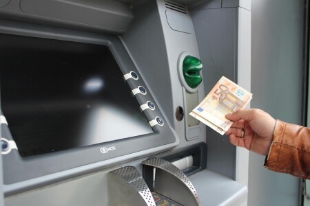ULTIMA ORĂ Schimbare majoră la bani scoși din bancomatele din România