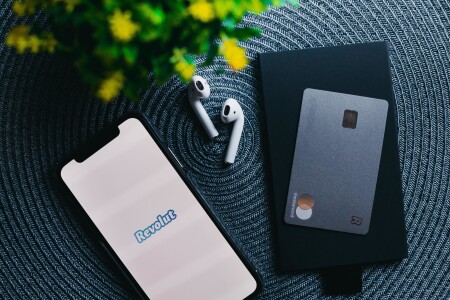 Revolut anunță în România o schimbare la card.