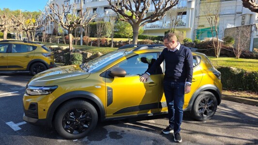 Lovitură pentru România: Cel mai nou model Dacia ar putea să nu mai fie fabricat la Mioveni