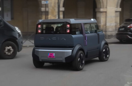 VIDEO Dacia Hipster, în premieră pe stradă. 