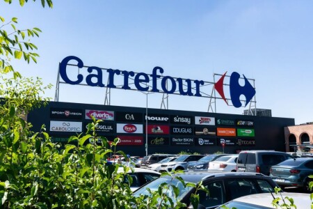 Decizie a fraților Pavăl (Dedeman) pentru magazinele Carrefour în România