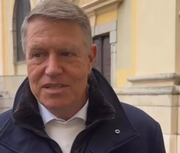 Ce face Iohannis de când nu mai e preşedinte. A dat răspunsul cu zâmbetul ...